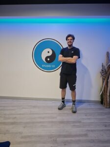 Valentin Serieye dans la salle du Studio 121 à Toulouse